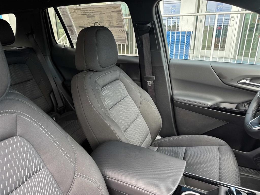 new 2026 Chevrolet Equinox car, priced at $29,930