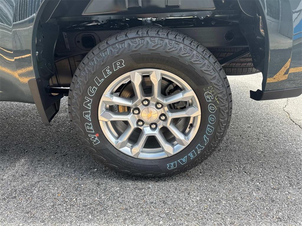 new 2025 Chevrolet Silverado 1500 car, priced at $43,545