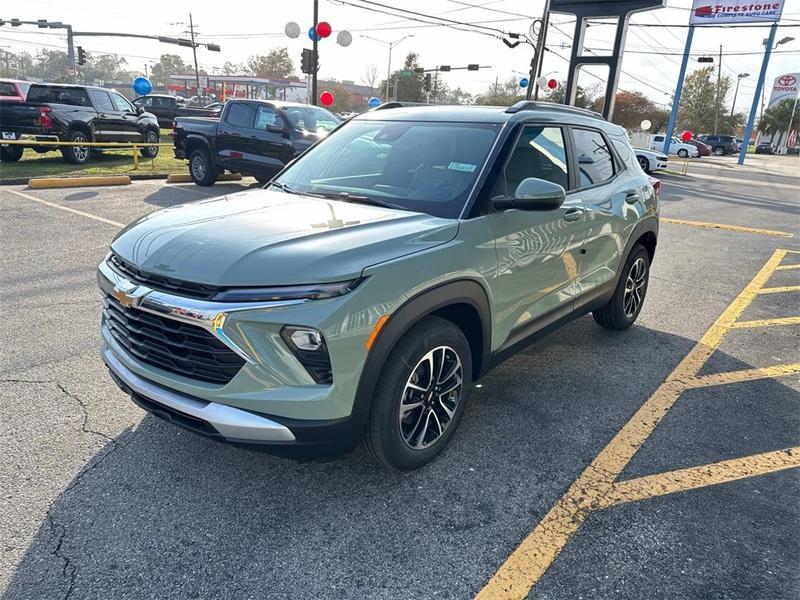 new 2025 Chevrolet TrailBlazer car, priced at $27,840