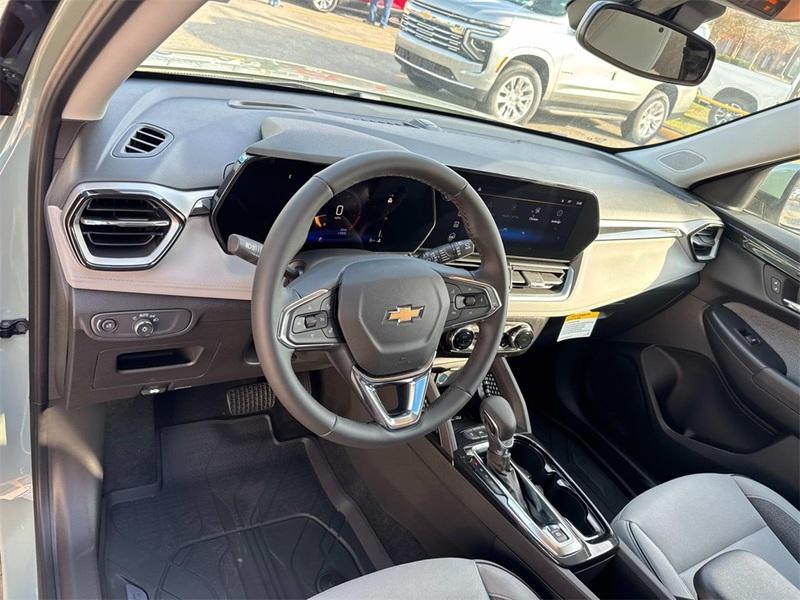 new 2025 Chevrolet TrailBlazer car, priced at $27,840