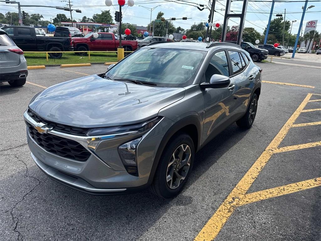 new 2025 Chevrolet Trax car, priced at $25,930