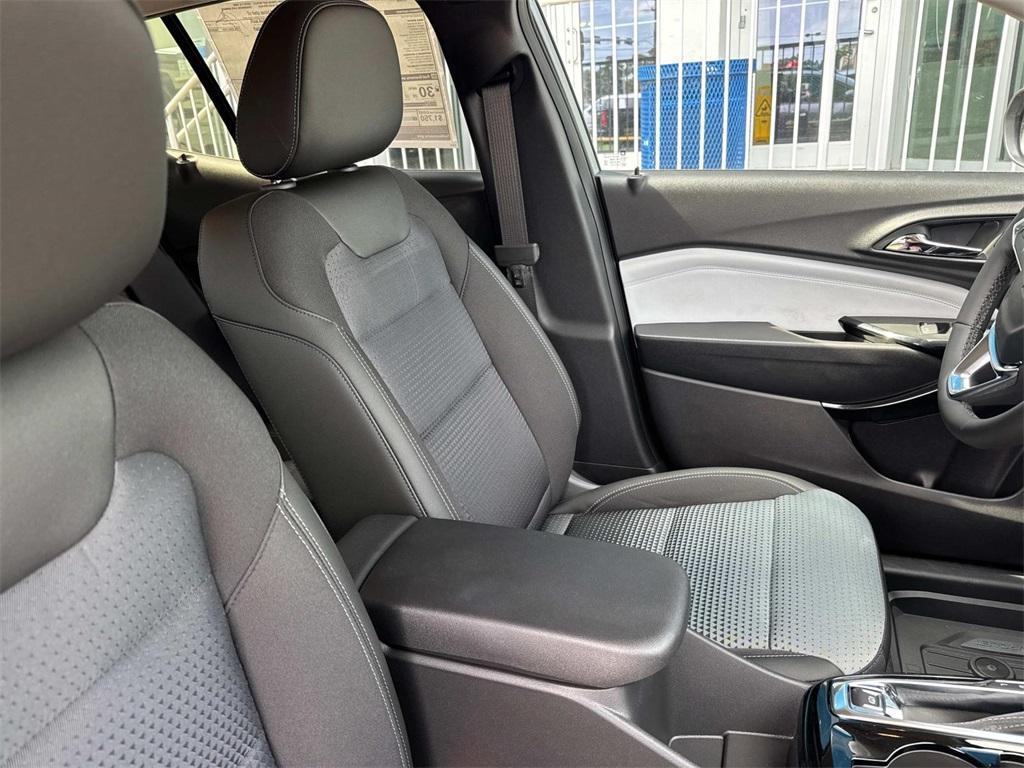 new 2025 Chevrolet Trax car, priced at $25,930