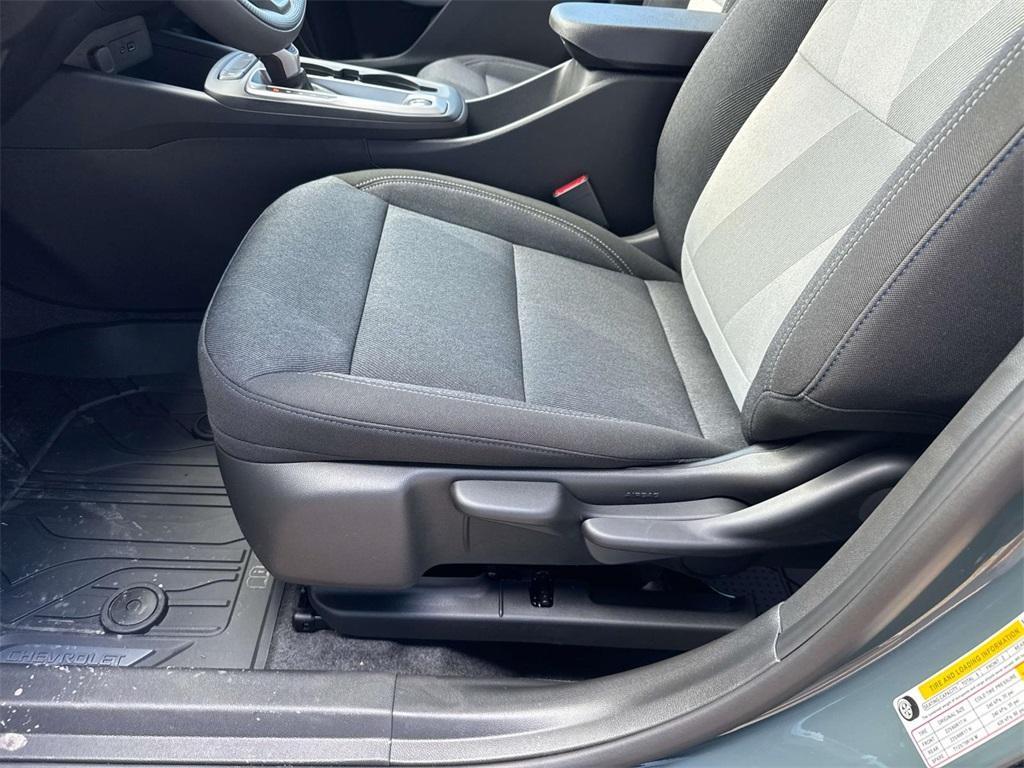 new 2025 Chevrolet Trax car, priced at $23,800