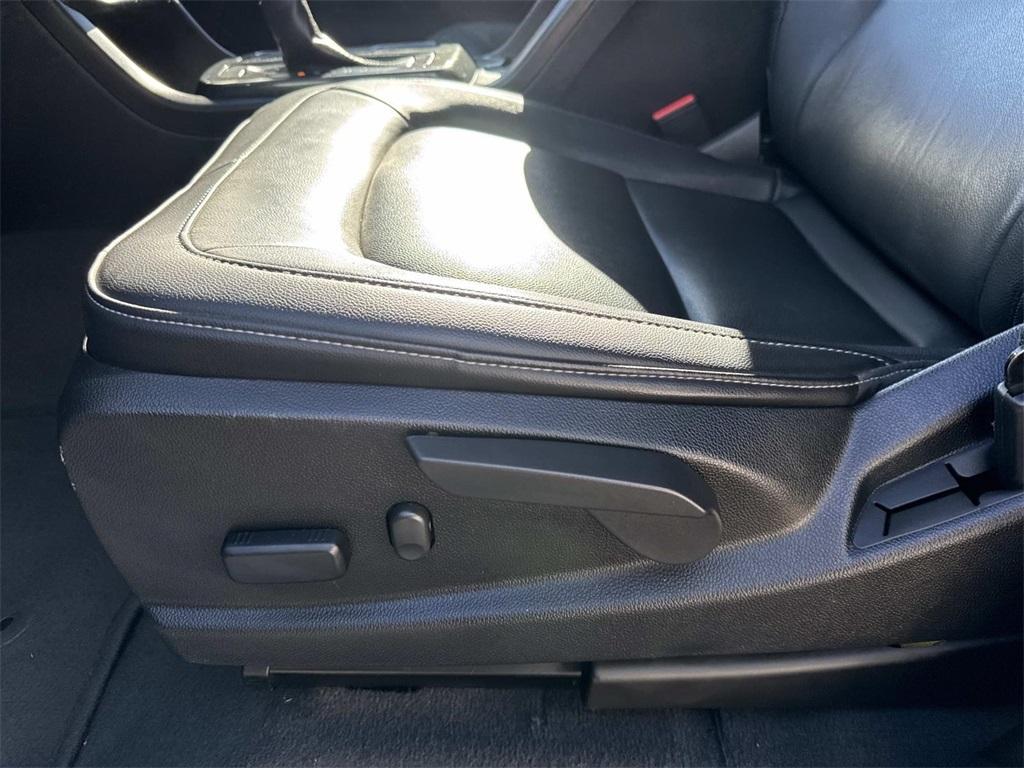 used 2022 Chevrolet Colorado car, priced at $28,061