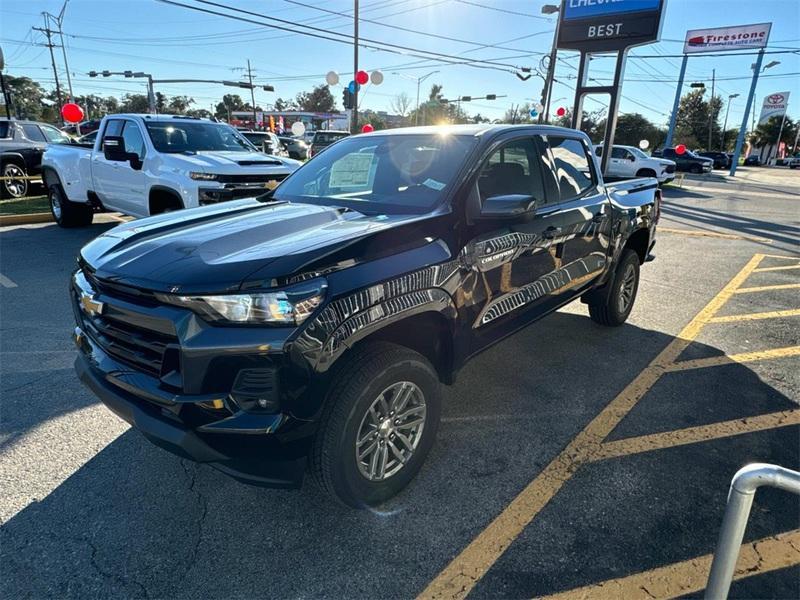 new 2024 Chevrolet Colorado car, priced at $36,535