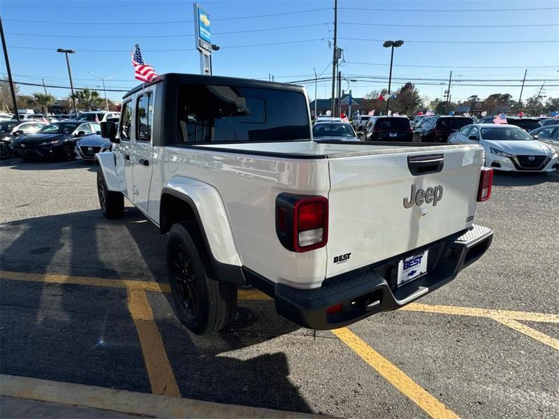 used 2023 Jeep Gladiator car, priced at $33,445