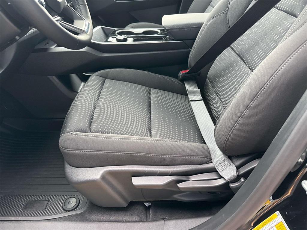 new 2026 Chevrolet Equinox car, priced at $27,585