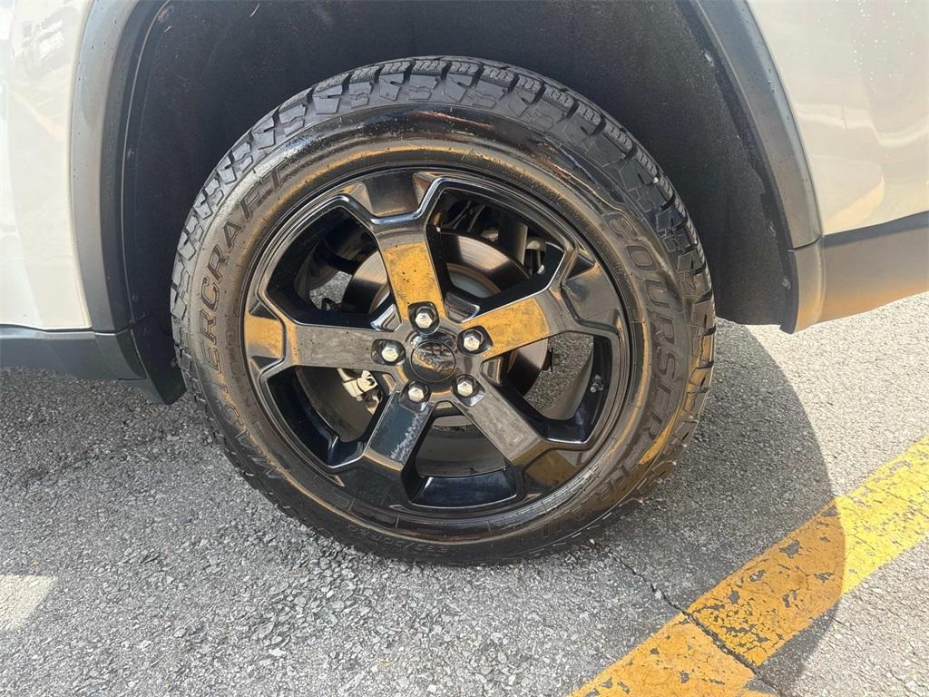 used 2018 Jeep Grand Cherokee car, priced at $21,995