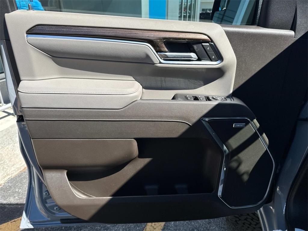 new 2025 Chevrolet Silverado 1500 car, priced at $61,020