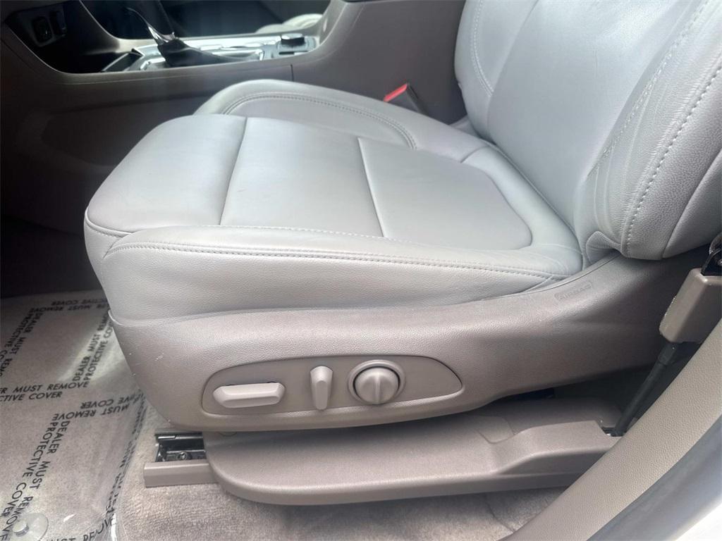 used 2020 Chevrolet Traverse car, priced at $25,495