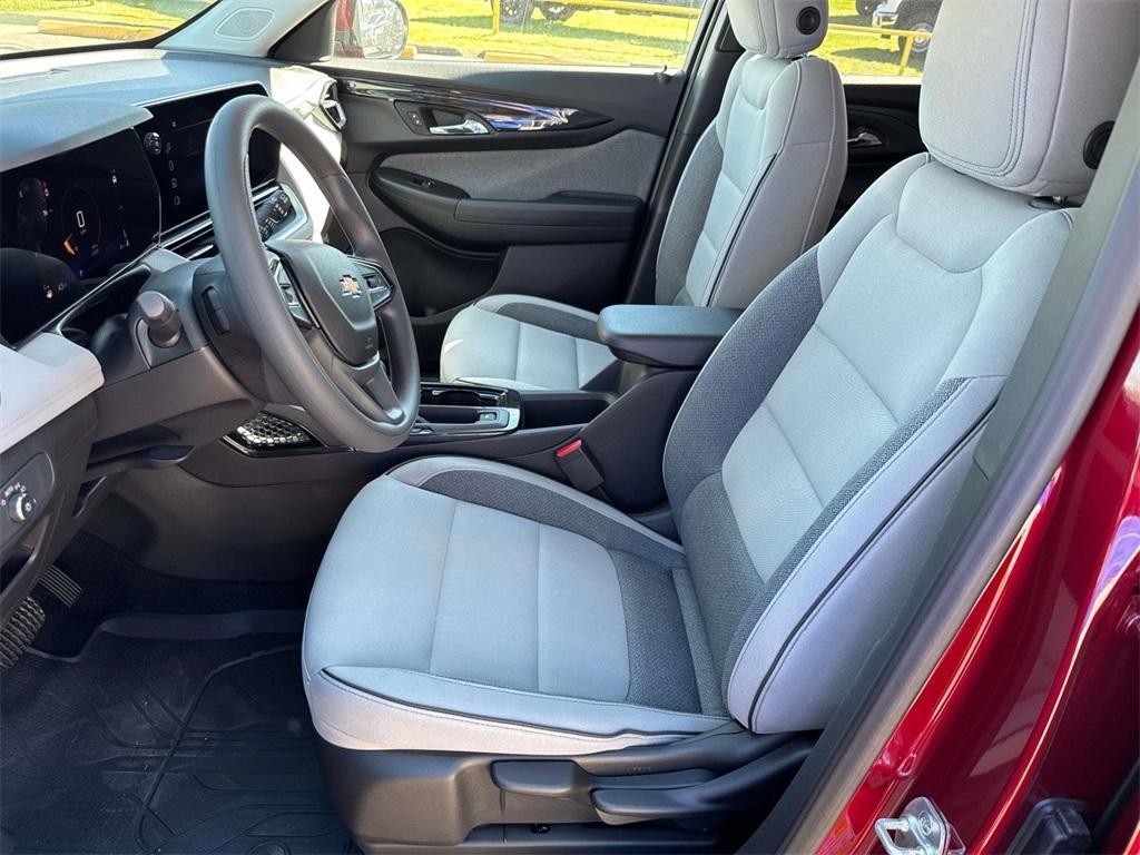 new 2025 Chevrolet TrailBlazer car, priced at $23,180