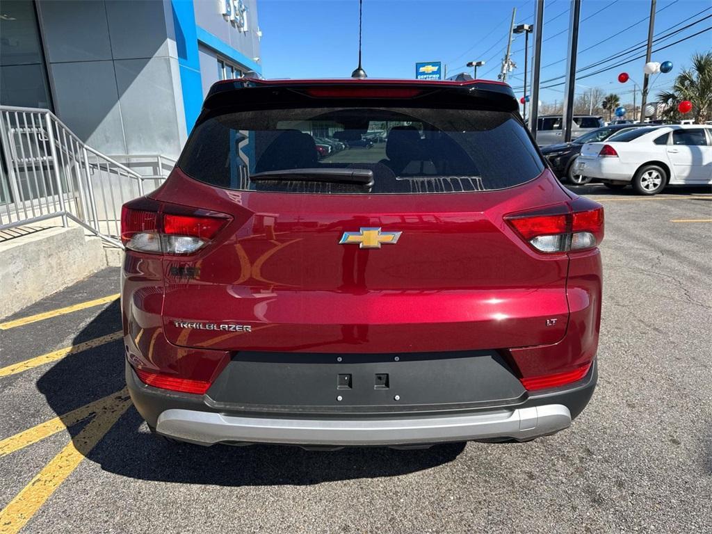 new 2025 Chevrolet TrailBlazer car, priced at $23,180