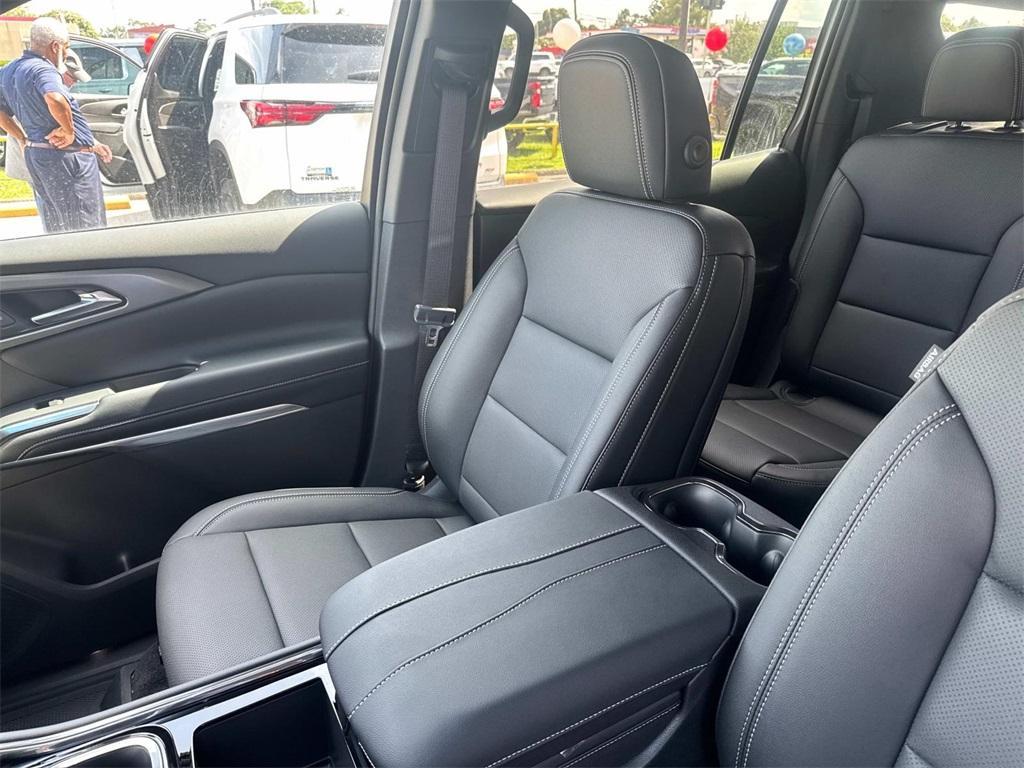 new 2025 Chevrolet Traverse car, priced at $44,060