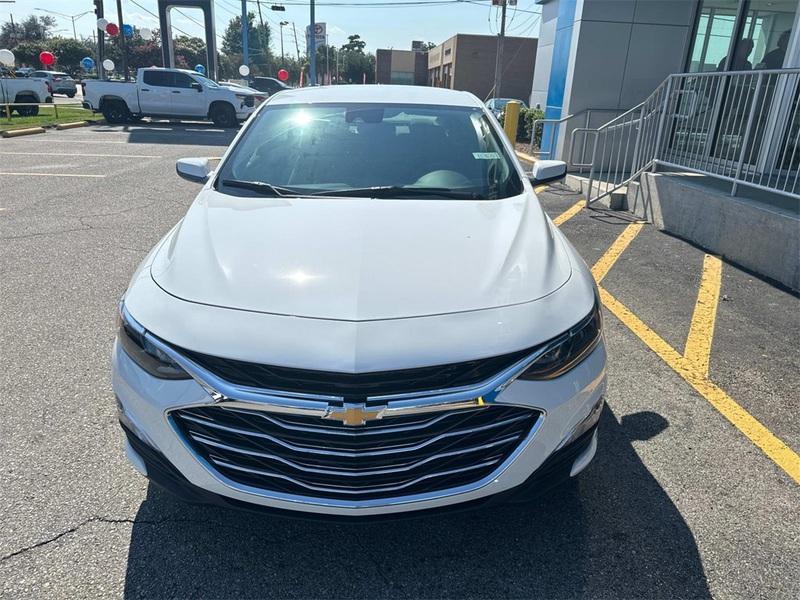 new 2025 Chevrolet Malibu car, priced at $22,695