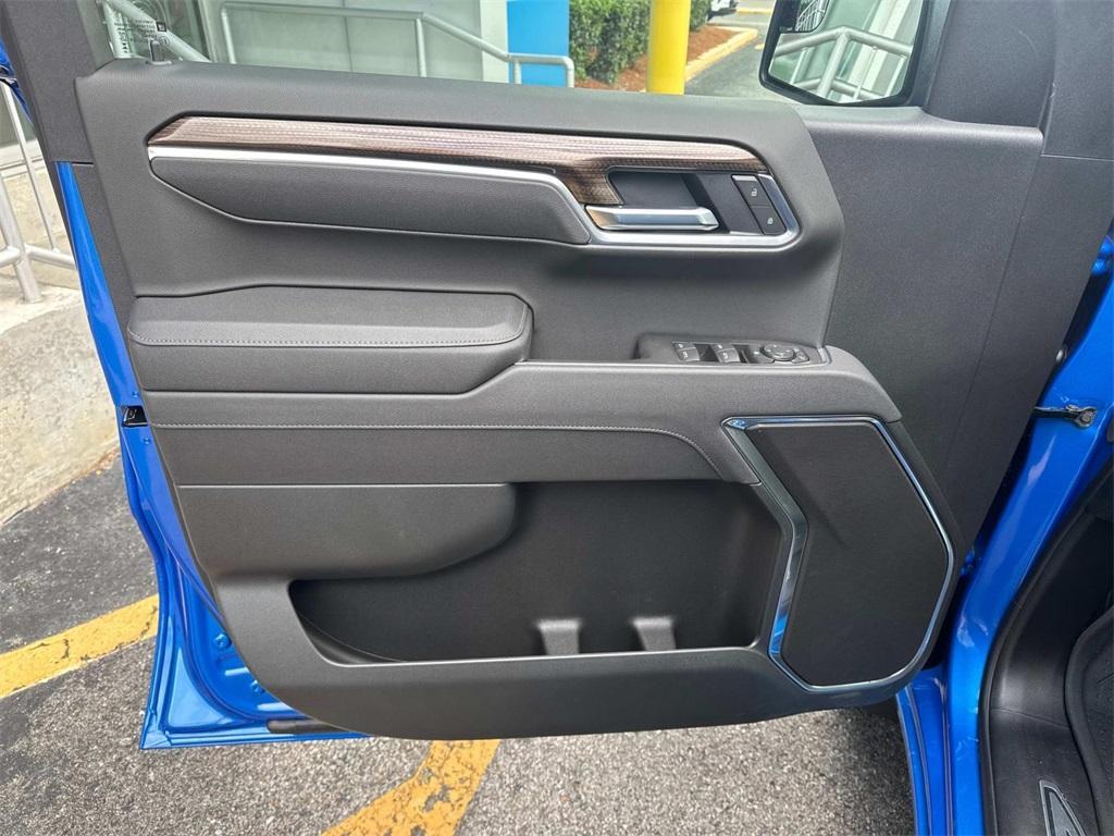 new 2025 Chevrolet Silverado 1500 car, priced at $46,290
