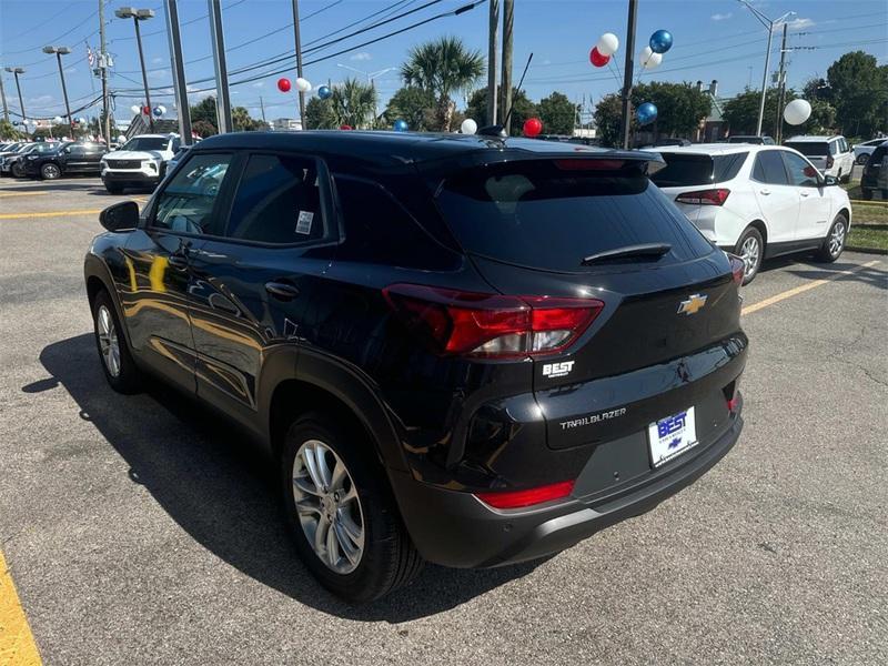 new 2025 Chevrolet TrailBlazer car, priced at $23,805