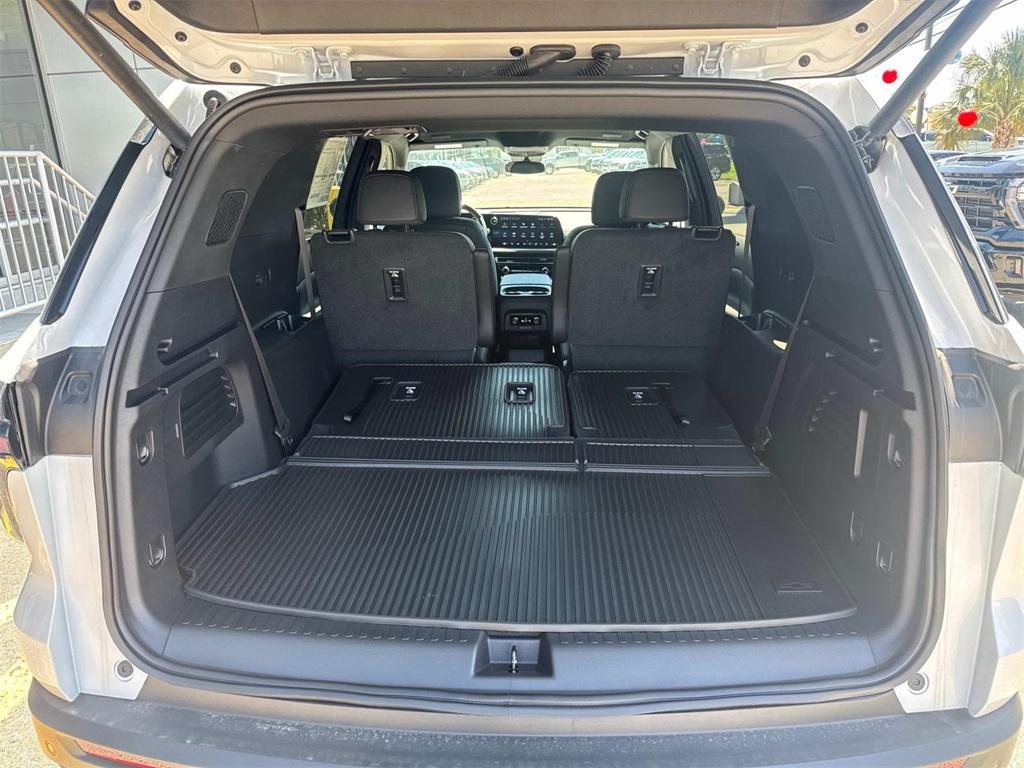 new 2025 Chevrolet Traverse car, priced at $49,050