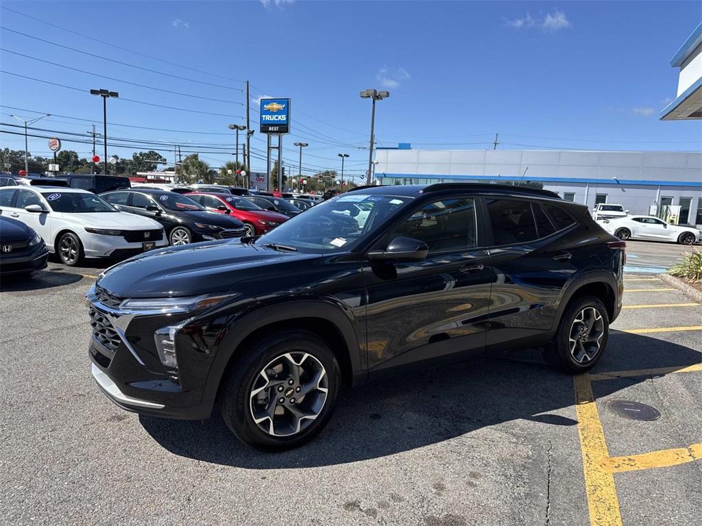 used 2025 Chevrolet Trax car, priced at $21,479