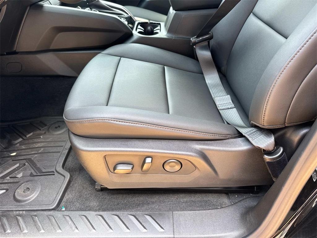 new 2025 Chevrolet Colorado car, priced at $42,095