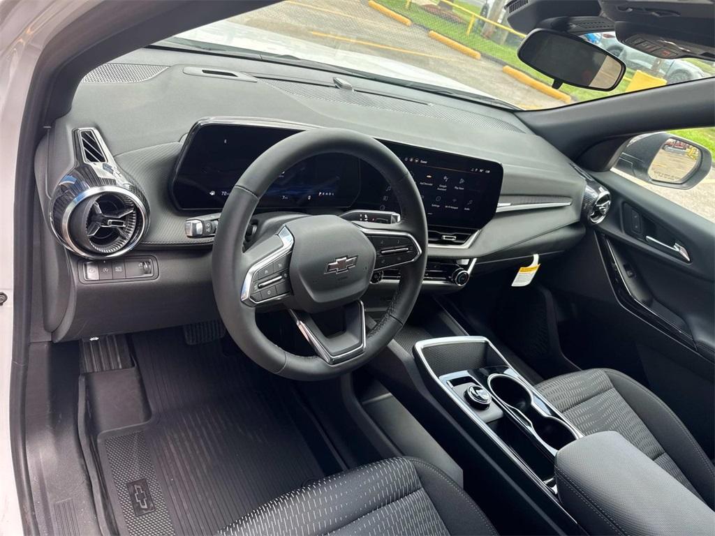 new 2026 Chevrolet Equinox car, priced at $29,335
