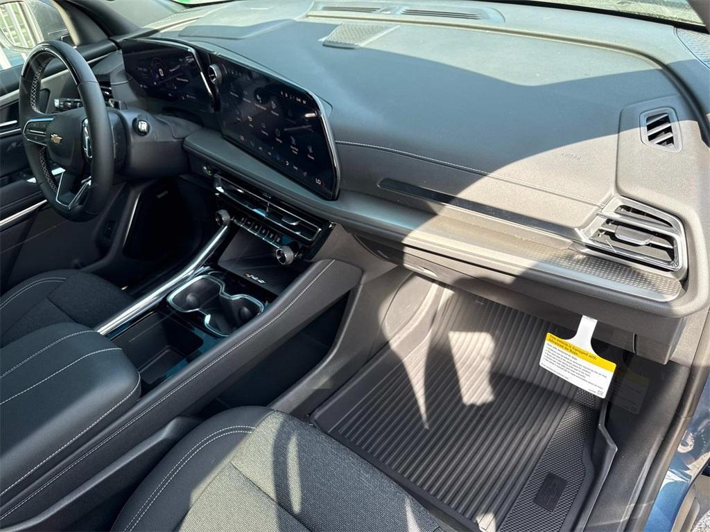 new 2025 Chevrolet Traverse car, priced at $47,055
