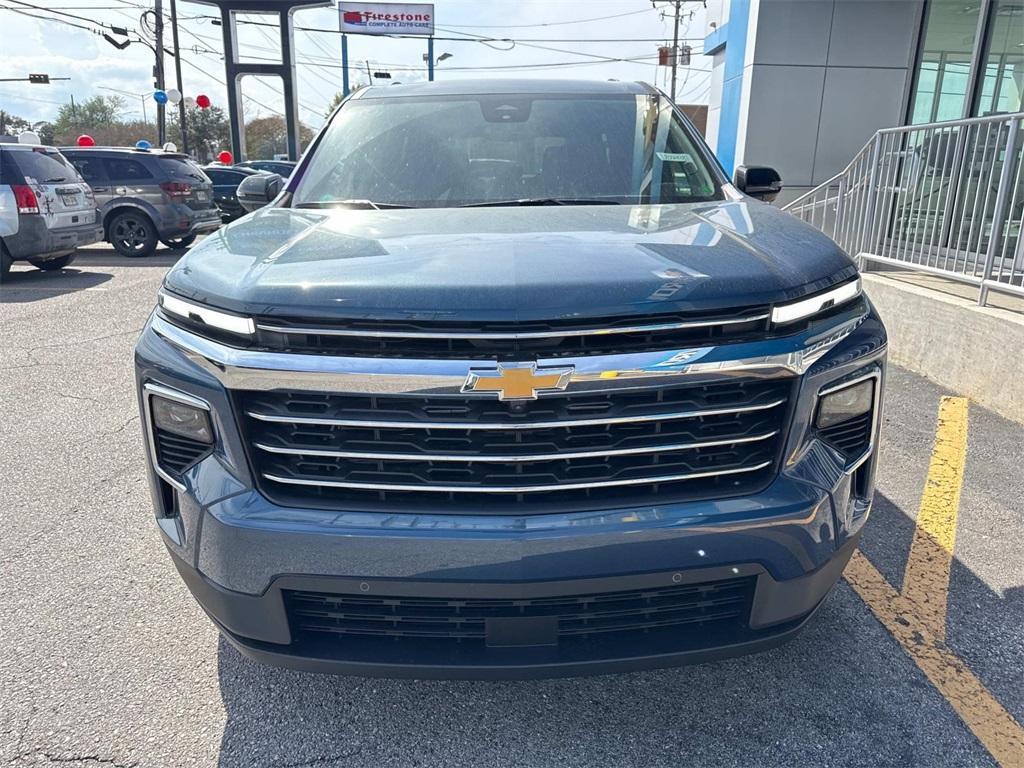 new 2025 Chevrolet Traverse car, priced at $47,055