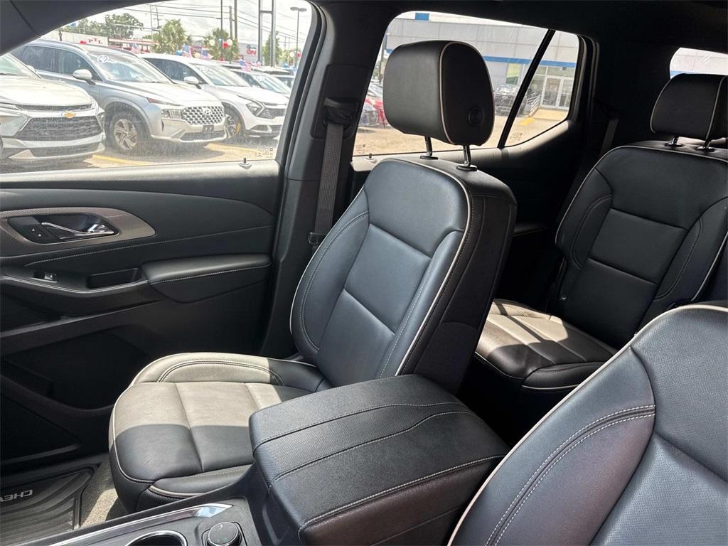used 2023 Chevrolet Traverse car, priced at $39,895