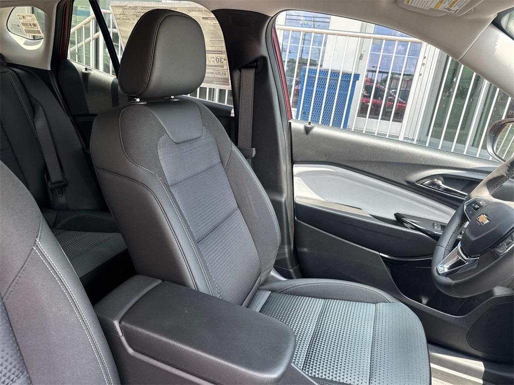 new 2025 Chevrolet Trax car, priced at $25,930
