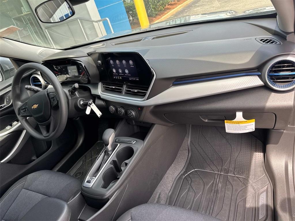 new 2025 Chevrolet Trax car, priced at $24,025