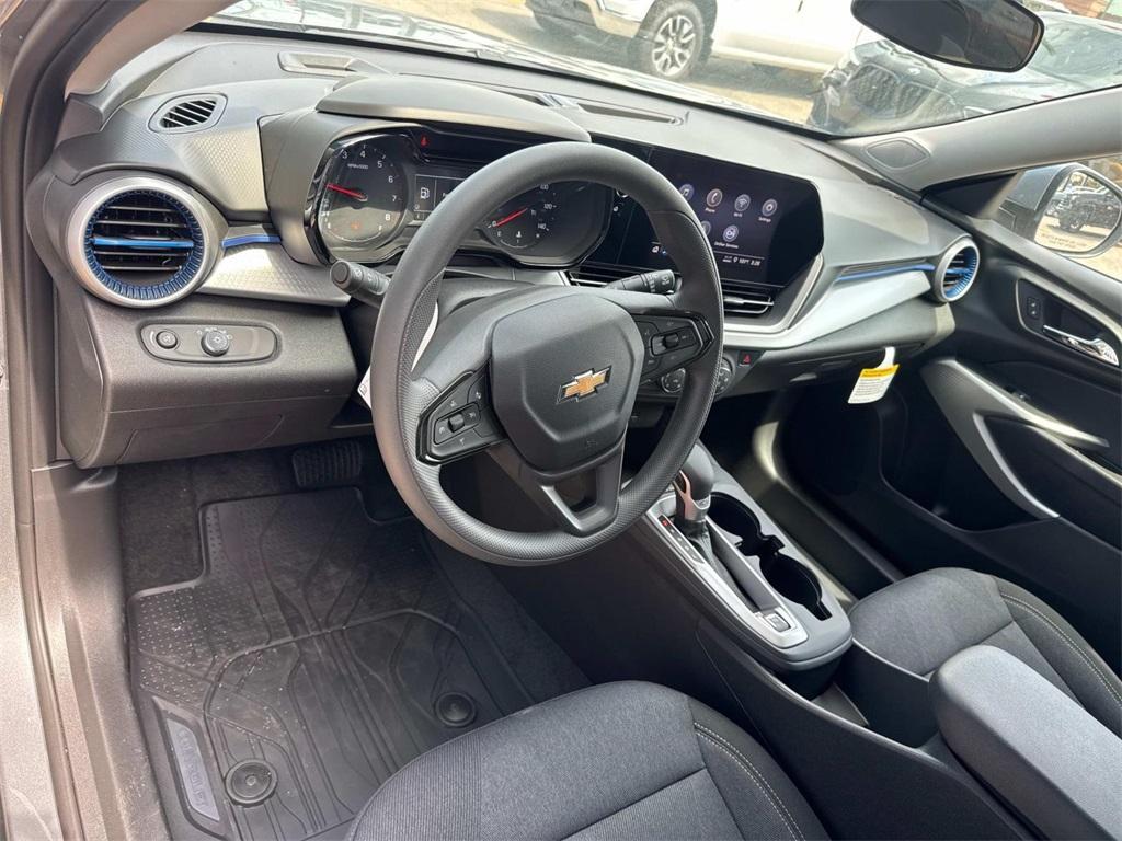 new 2025 Chevrolet Trax car, priced at $24,025