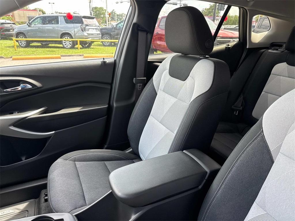 new 2025 Chevrolet Trax car, priced at $24,025