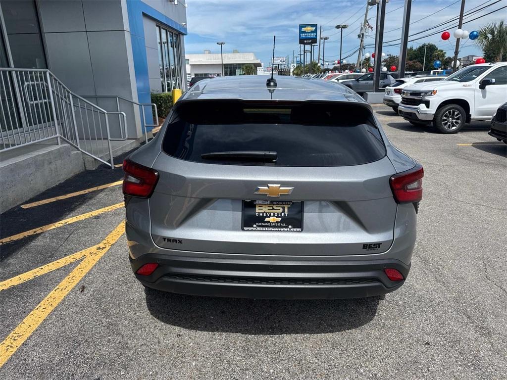 new 2025 Chevrolet Trax car, priced at $24,025