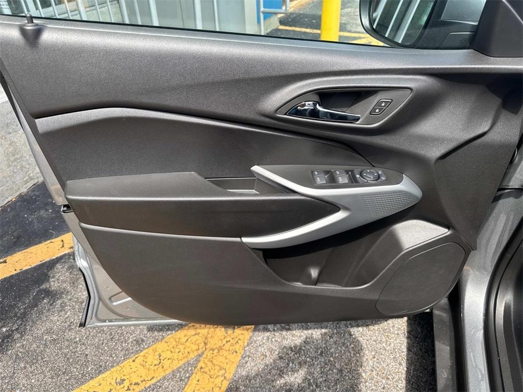 new 2025 Chevrolet Trax car, priced at $24,025