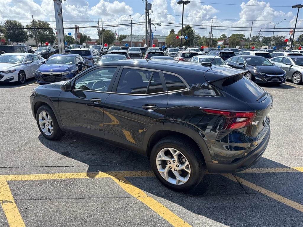 used 2024 Chevrolet Trax car, priced at $20,095