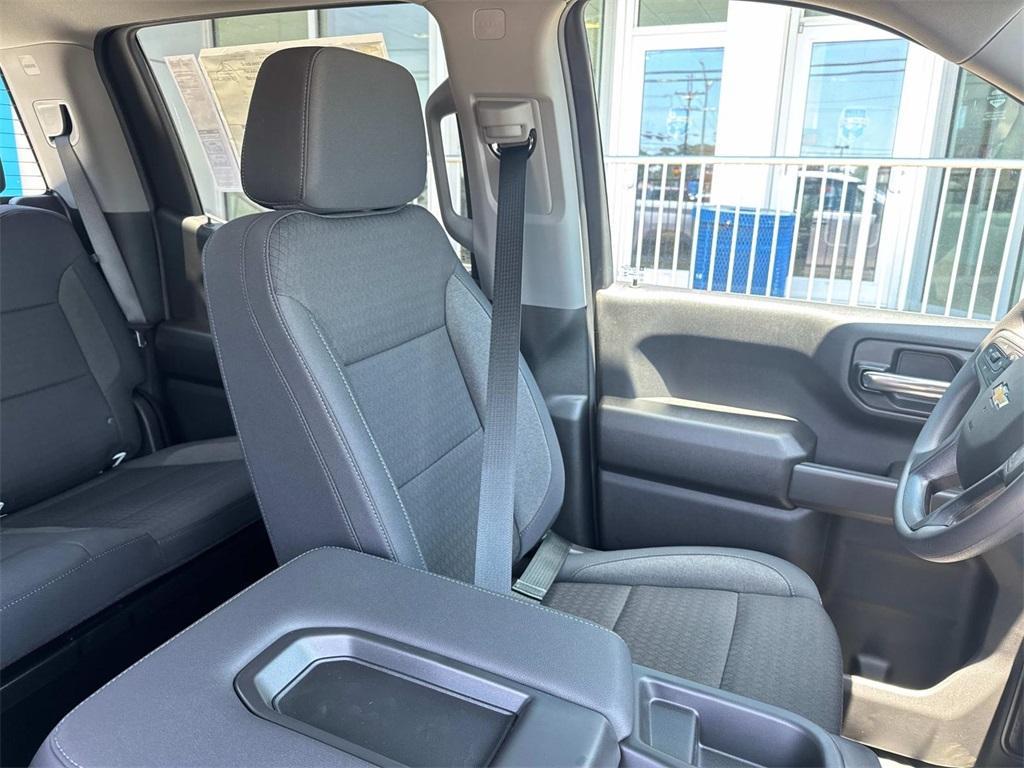 new 2025 Chevrolet Silverado 1500 car, priced at $40,635