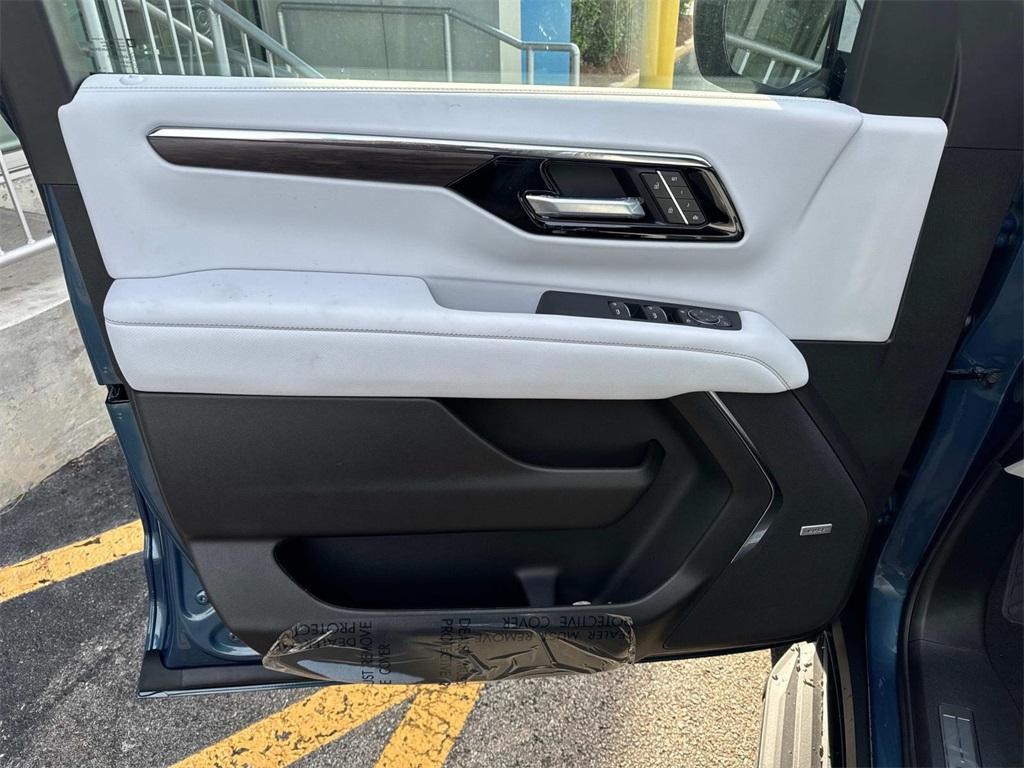 new 2025 Chevrolet Tahoe car, priced at $77,480