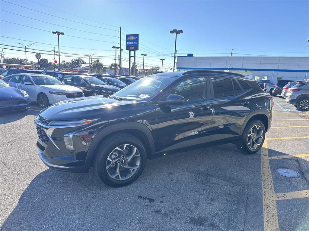 used 2025 Chevrolet Trax car, priced at $21,125