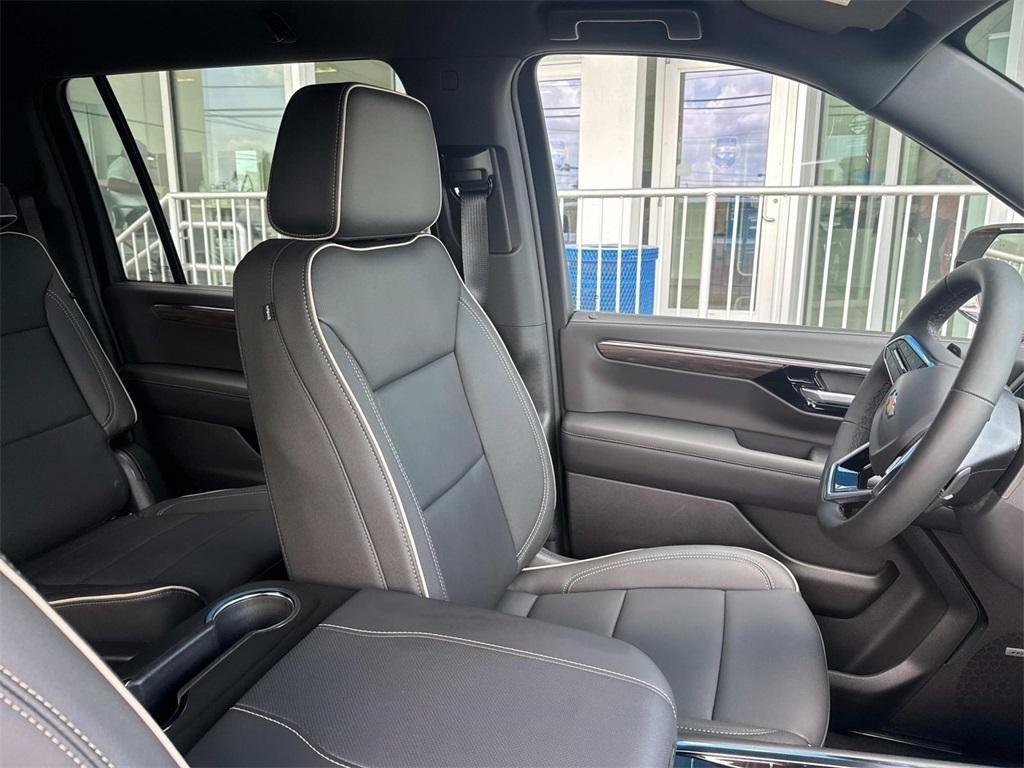 new 2025 Chevrolet Suburban car, priced at $79,565