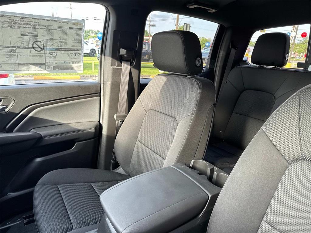 new 2025 Chevrolet Colorado car, priced at $33,605