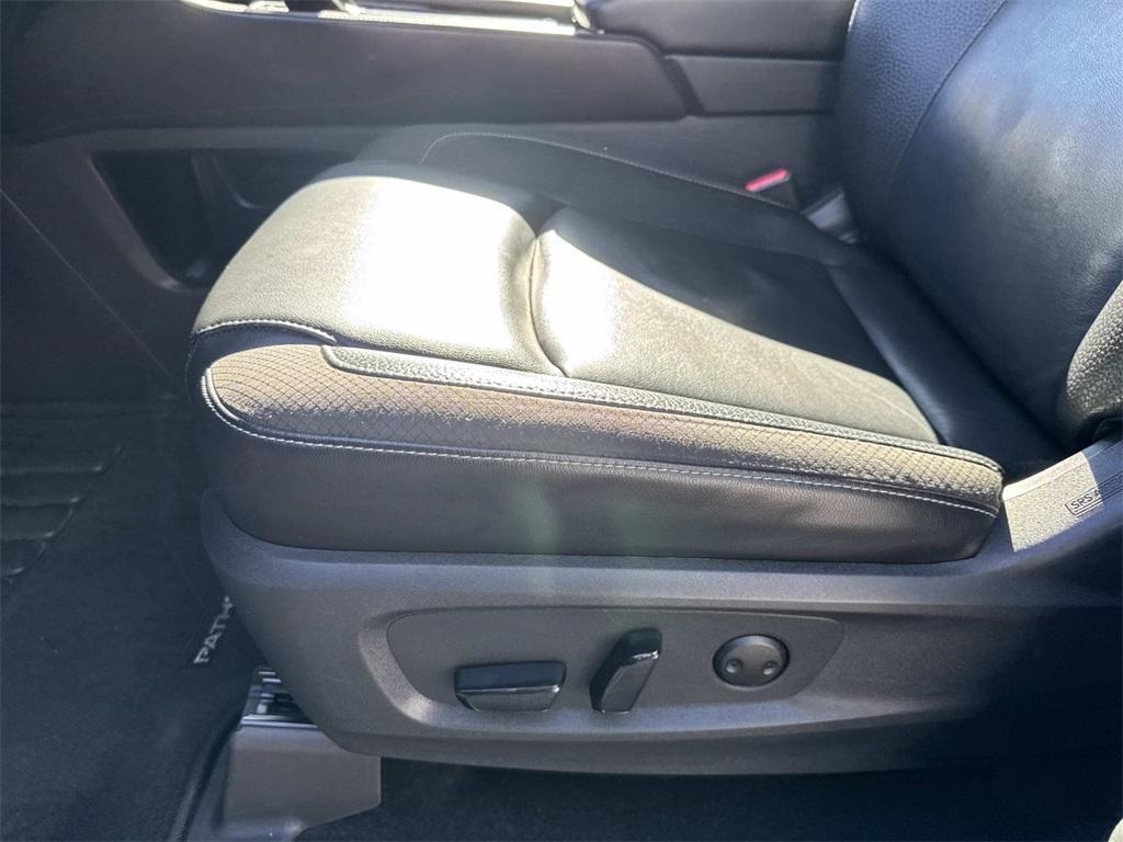 used 2022 Nissan Pathfinder car, priced at $29,375