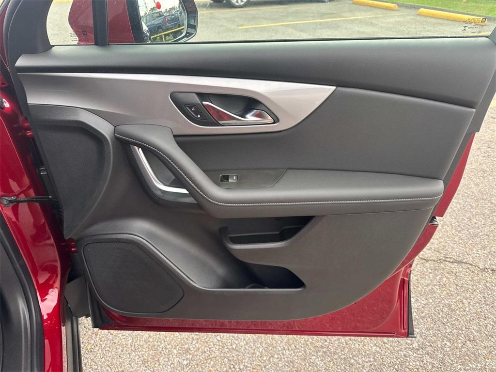 new 2025 Chevrolet Blazer car, priced at $39,965