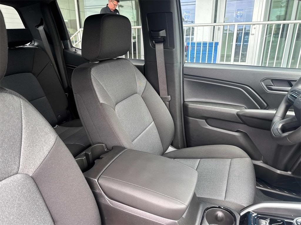new 2025 Chevrolet Colorado car, priced at $40,595