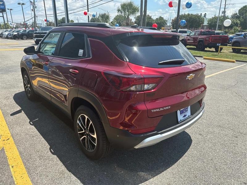 new 2024 Chevrolet TrailBlazer car, priced at $24,375