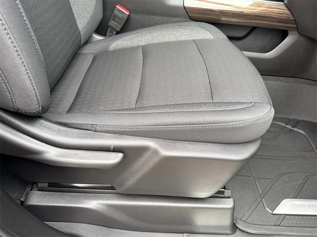 new 2025 Chevrolet Silverado 1500 car, priced at $47,030