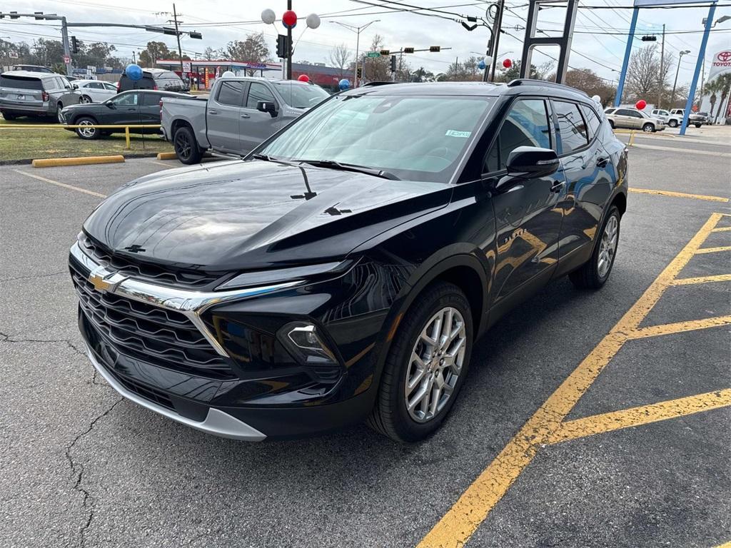 new 2025 Chevrolet Blazer car, priced at $40,105