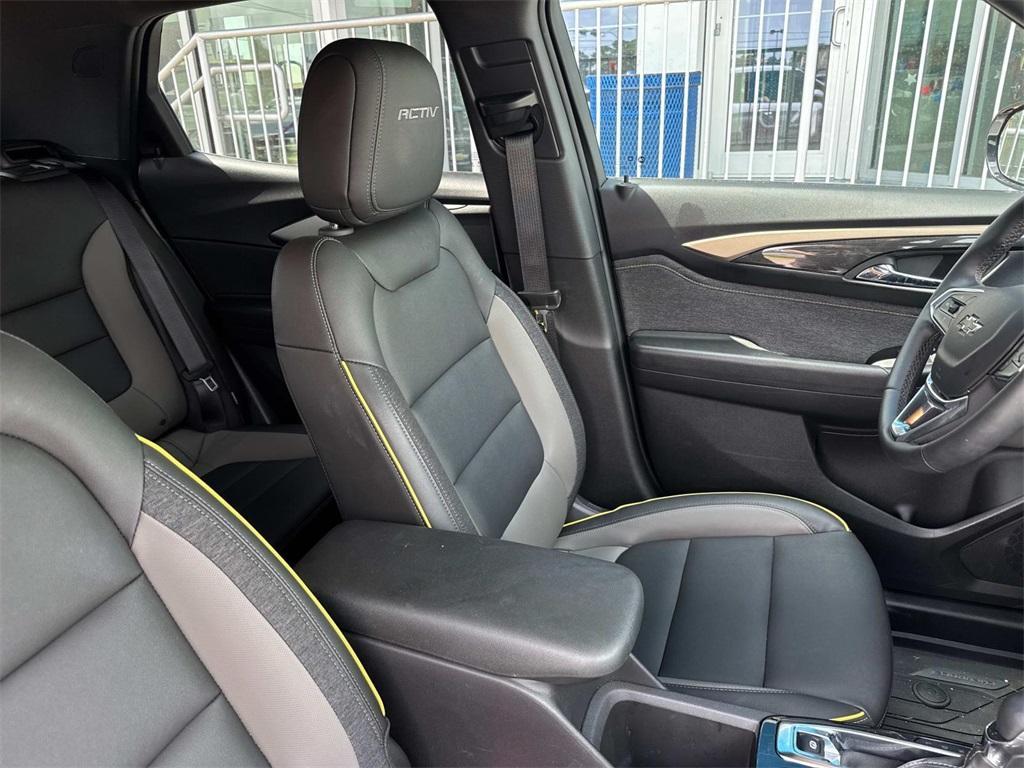 new 2025 Chevrolet TrailBlazer car, priced at $28,425