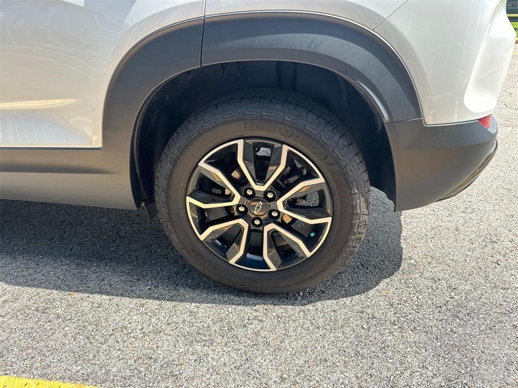 new 2025 Chevrolet TrailBlazer car, priced at $28,425