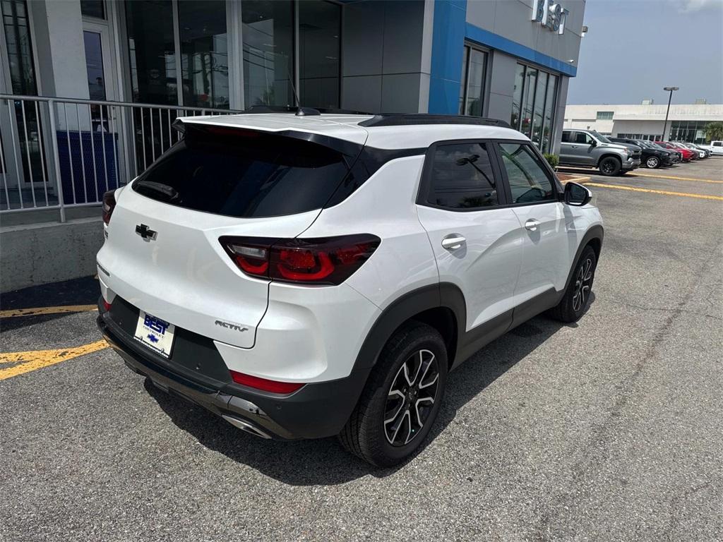 new 2025 Chevrolet TrailBlazer car, priced at $28,425
