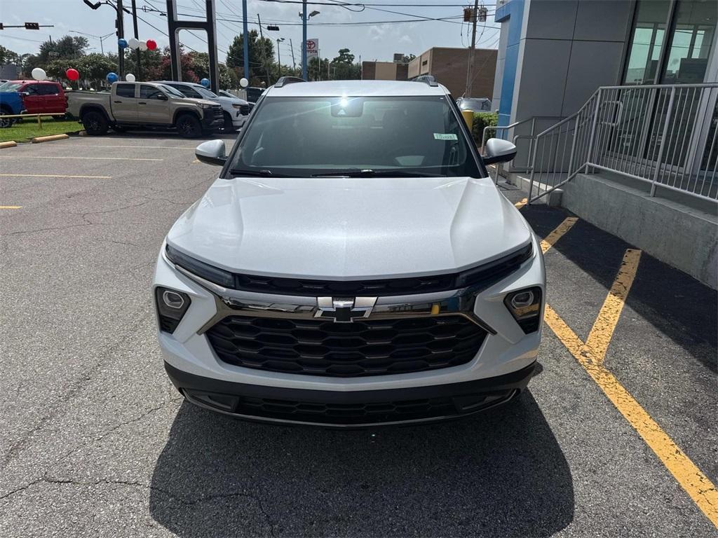 new 2025 Chevrolet TrailBlazer car, priced at $28,425