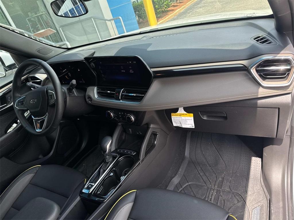 new 2025 Chevrolet TrailBlazer car, priced at $28,425
